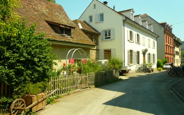 Häuserzeile des ehemaligen Fischerdorfs Kleinhüningen 
